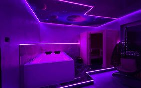 Wellness Suite mit Whirlpool&Sauna